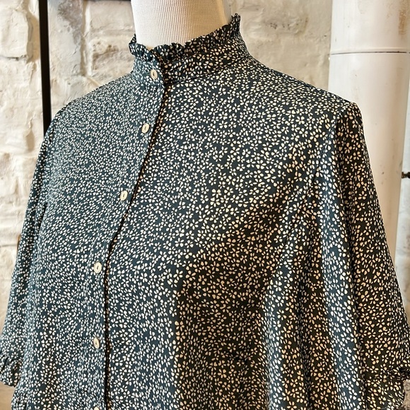 No Less Than | Ruffle Collar Floral Blouse - Picture 2 of 8